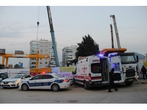 Kamyonun altında kalan Prof. Dr. Büyükyazı hayatını kaybetti