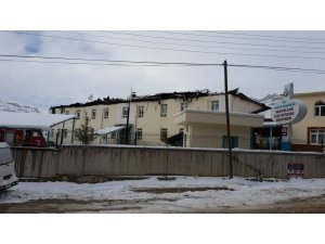 Hastane çatısında çıkan yangına kaynak sebep olmuş