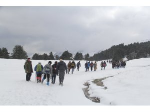 Beyşehir'de karda doğa yürüyüşü