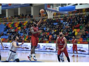 Karesispor ligde ilk mağlubiyetini aldı