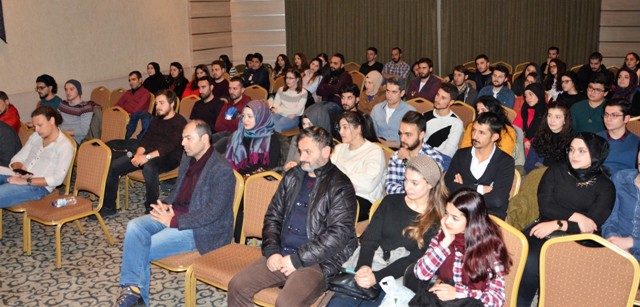 Geleceğin turist rehberleri panelde buluştu