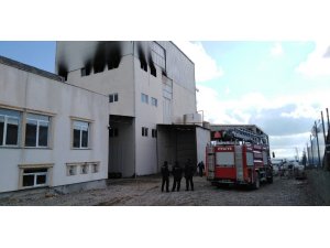 Fabrikada korkutan yangın