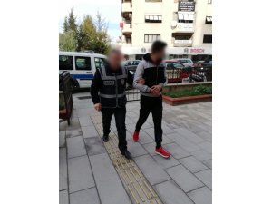 Kuşadası’nda hırsızlık şüphelisi 2 şahıs yakalandı
