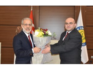 HRÜ Rektörlüğünde devir teslim töreni