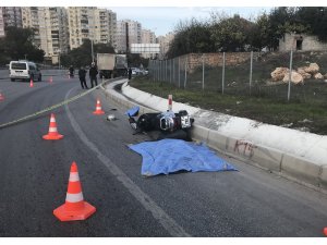 Antalya'da kamyon motosiklete çarptı: 1 ölü