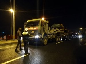 Mardin’den sınıra askeri sevkiyat