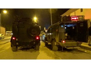 Teröristler yılbaşı gecesini bahane ederek sınırda silah sıktı