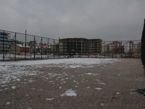 Karatay’dan 27 suni çim saha