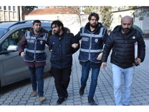 Suriye uyruklu kişinin yasa dışı muayenehane açtığı iddiası