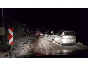 Alanya’nın kırsalında kardan ulaşıma kapanan yol açıldı