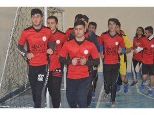 Geleceğe komando gibi hazırlanıyorlar