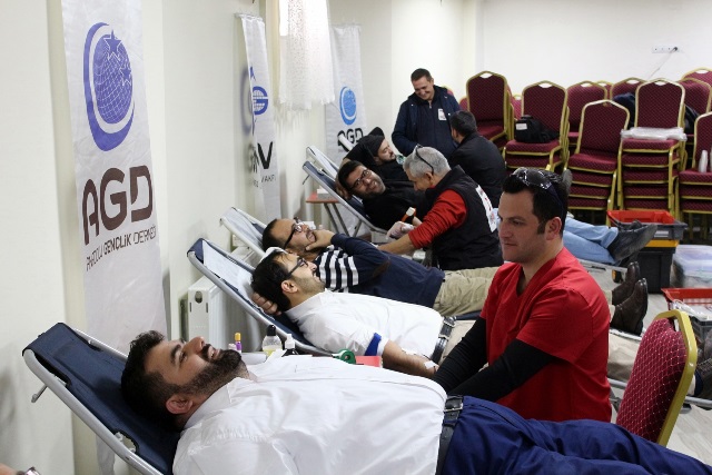 AGD’den Kızılay’a destek