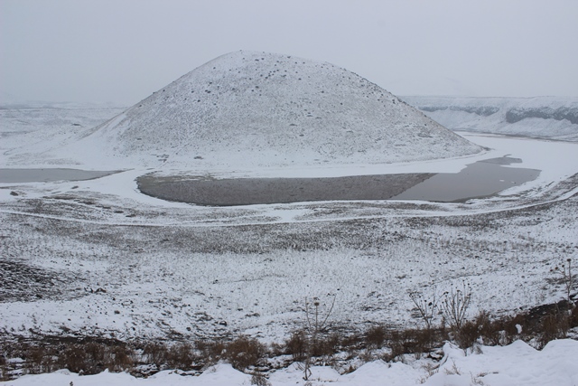 Meke Gölü'nde kar güzelliği