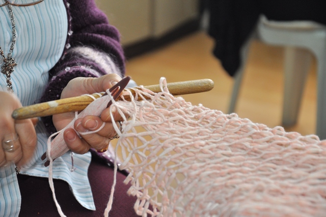 Halk Eğitim'den el örgüsü file ve bez çanta