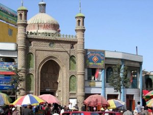 Çin, 3 Hui Müslüman camisini kapattı