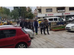 Polisin baskın yaptığı villadan 2’si cezaevi firarisi 3 kişi çıktı