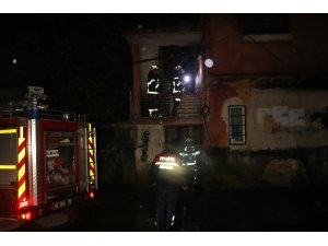Adana’da ev yangını: 3 yaralı