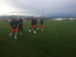 Karaköprü Belediyespor’un Antalya kampı başladı