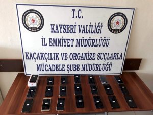 Kayseri’de kaçak telefon operasyonu