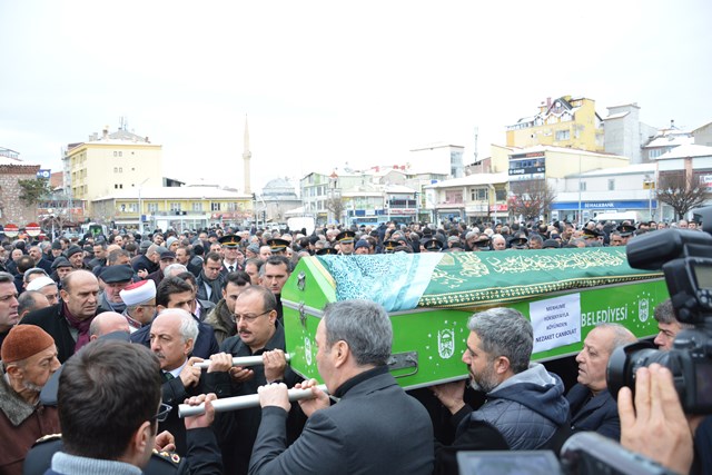 Eski Konya Valisi Canbolat'ın annesi toprağa verildi