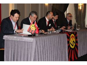 Eskişehirspor’da gergin kongre yine ertelendi