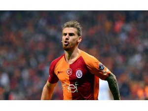 Galatasaray'da Serdar Aziz ve Eren Derdiyok ile yollar ayrılıyor
