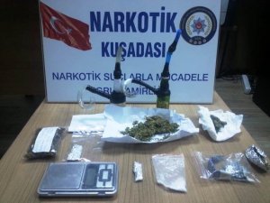 Kuşadası polisinden uyuşturucu baskını: 8 gözaltı