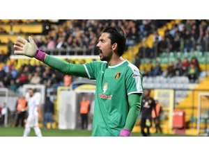 Balıkesir’li Alperen Uysal kalesinde güven veriyor