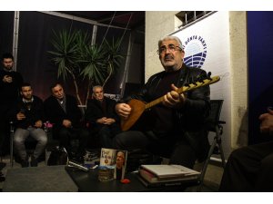 "Türkülerini kaybeden her şeyini kaybeder"