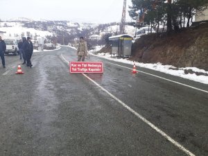 Kar ve tipi, Malatya-Pütürge yolunu trafiğe kapattı