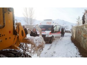 Ekipler yaşlı kadın hasta için seferber oldu