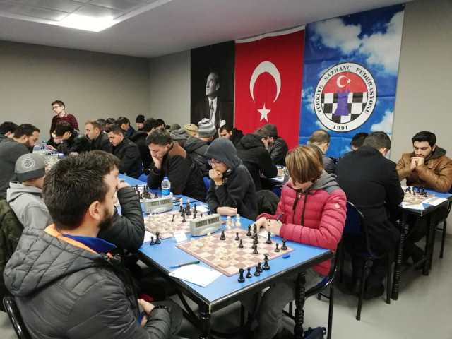 Satrançta Hamleler Bu Kez Büyüklerden