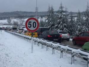 Bursa’da sürücüler 4 saat yolda mahsur kaldı