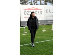 "Mustafa Pektemek gündemimizde yok"