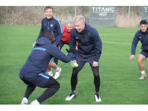 Adana Demirspor ikinci yarı hazırlıklarını sürdürüyor