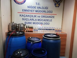 Kaçak içki satıcısı gözaltına alındı