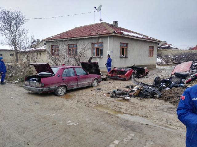 Araba hırsızı yakalandı