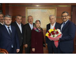 AK Parti’den Vali’ye ziyaret