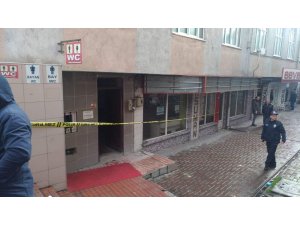 Cami tuvaletinde şüpheli ölüm