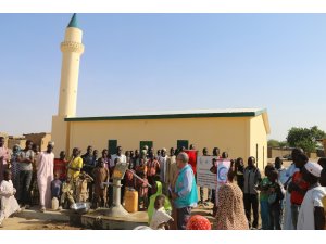 Cansuyu, Kamerun'da cami inşa etti