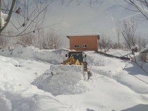 Hakkari’de 29 yerleşim yeri ulaşıma kapandı