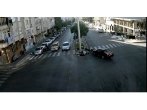 Otomobil motosiklete çarptı: 2 yaralı