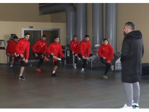 Manisaspor hazırlıklarına kuvvet testiyle devam etti