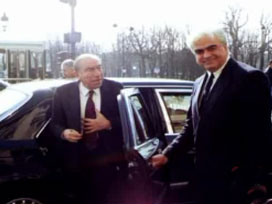 Türkeş’in otel odasını o ayarladı