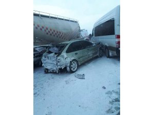 Erzurum’da 20 araç birbirine girdi: 1 ölü, çok sayıda yaralı var