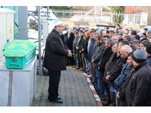 Aracında yanmış olarak bulunan emekli öğretmene son veda