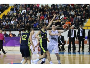Çukurova Basketbol’un bileği bükülmüyor