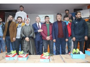 Van’da ‘AK Gençlik Futbol Turnuvası’ devam ediyor