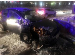 Yoğun kar yağışı kazaya neden oldu: 4 yaralı