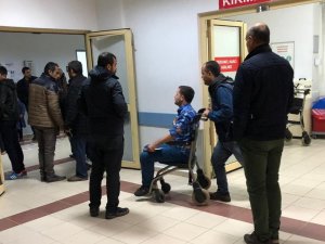 İki otomobil çarpıştı: 3 Yaralı
